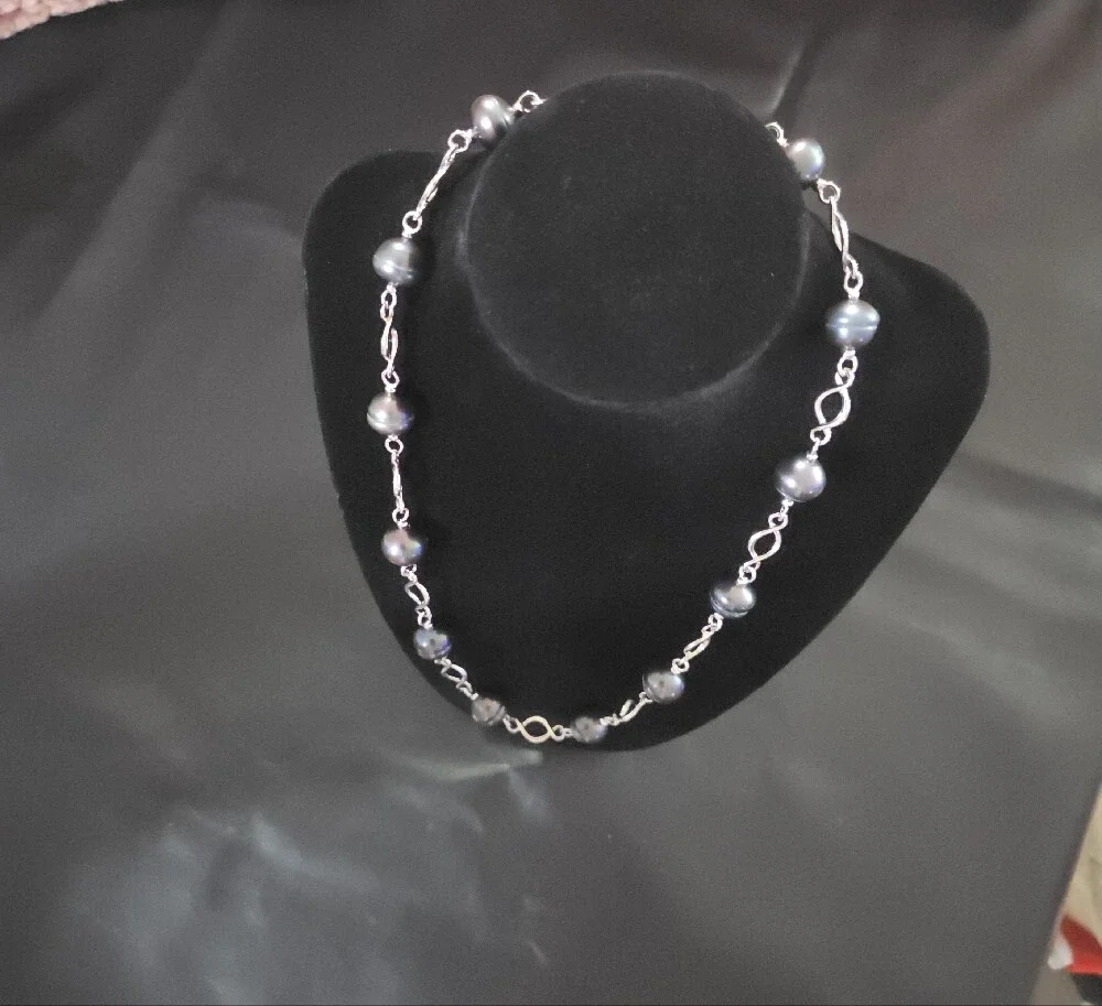 Elegant Black Pearl and Silver Link Necklace - Women Jewelry